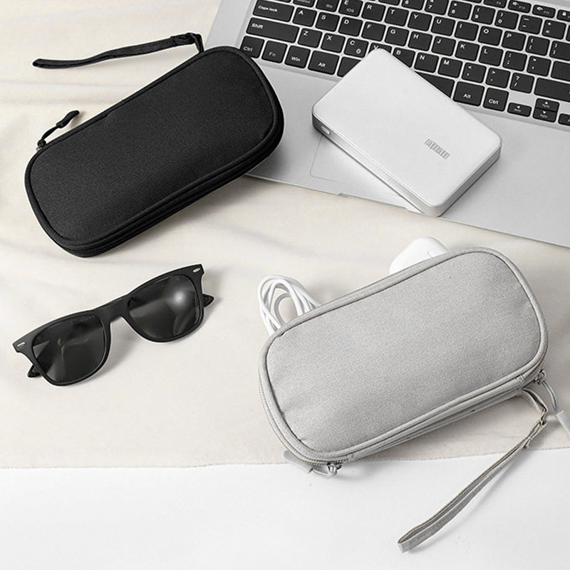 Office Tech Bag - トラベルデータケーブル収納バッグ、マルチポケット電子アクセサリーボックス、ケーブル充電器・メモリカード収納、ポータブルテック収納バッグ、オフィスや旅行に欠かせないアイテム